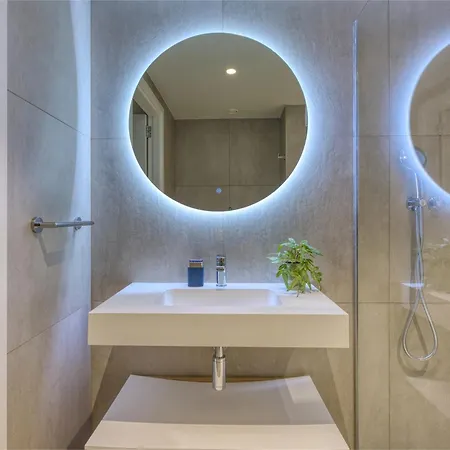 The Official Mercury Suites, With Access To Pool By 360 Estates