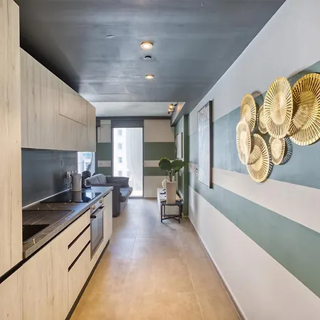 The Official Mercury Suites, With Access To Pool By 360 Estates