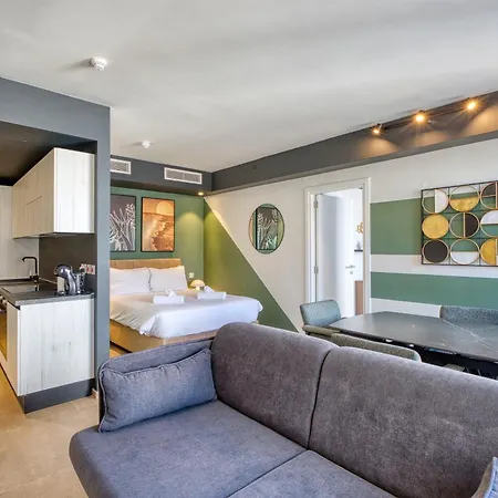 The Official Mercury Suites, With Access To Pool By 360 Estates