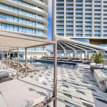 The Official Mercury Suites, With Access To Pool By 360 Estates